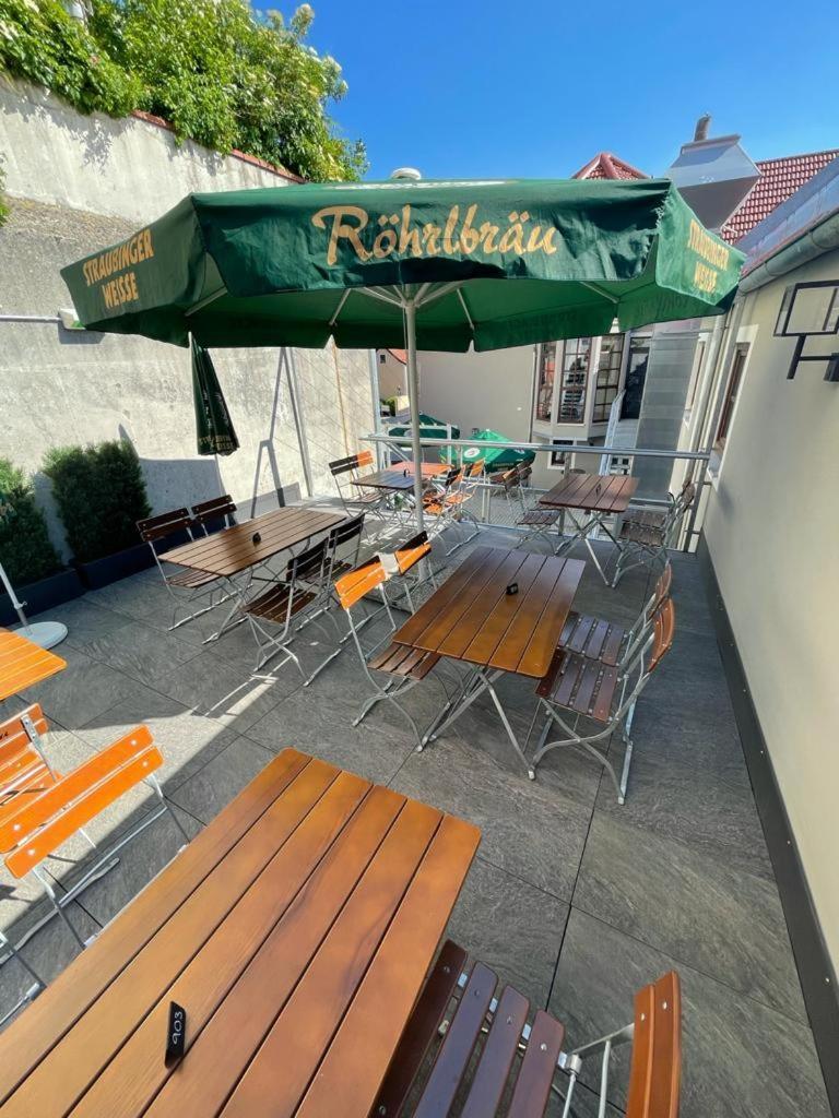 Hotelgasthof Kirchenwirt Schierling Exterior foto